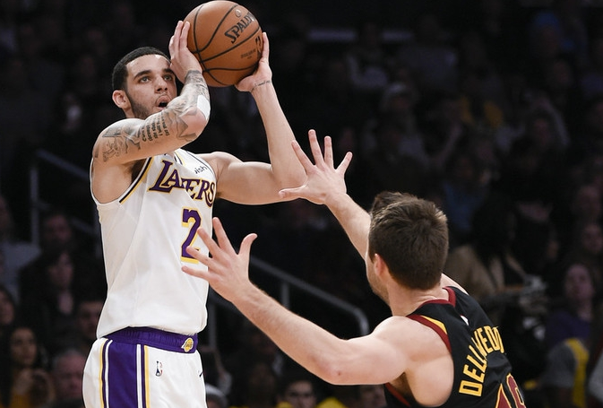 英格兰队碾压中国队,波尔点燃赛场 英格兰队碾压中国队,波尔点燃赛场