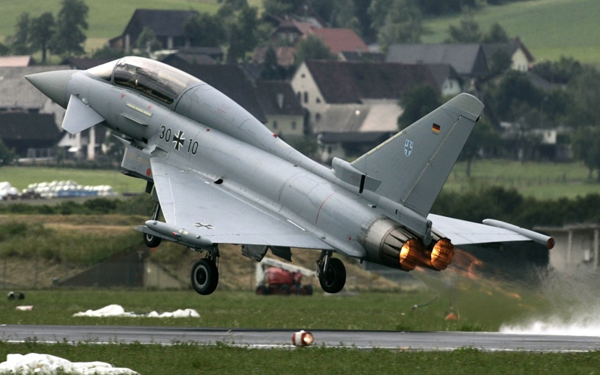 足球双城记，英超争冠的战术博弈与黄潜如何定义压制